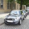 20.06.2009, Berlin, Meilenwerk, Umgeben von historischen Autos wurden heute die 50 ersten Elektro Minis von BMW durch Finanzvorstand Dr. Friedrich Eichiner an die Nutzer bergeben. Der erste stolze vorruebergehende Besitzer beim Roll Out war Prof. Dr. Frank Behrendt aus Berlin 49 Jahre. Unter den Augen von Bundesumweltminister Sigmar Gabriel und Vattenvall Europa Chef Tuomo Hataka gab er Gummi auf dem historischen Gelaende in Moabit.  © Frank Ossenbrink, Reinhardtstr. 27 b, 10117 Berlin, Tel.: 030-28 09 79 00 oder 0172-400 65 05, Fax: 030-28 09 79 01, e-Mail: mail@politikfoto.de, Bankverbindung: Sparkasse Bonn, BLZ 380 500 00, Kto.-Nr.: 101 294 627, www.politikfoto.de, Steuernummer 502/5221/1111 beim Finanzamt Bonn-Innenstadt