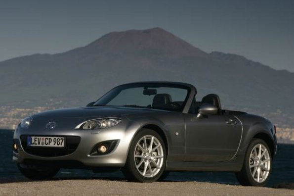 Front- / Seitenansicht des Mazda MX-5 nach der Modellpflege 