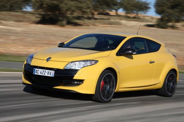 Front- / Seitenansicht des Megane Coupe Renault Sport