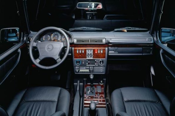 Copyright: DaimlerChrysler AG; Photo A96F4175
Comment: G-Modell, Interieur, Frontansicht Armaturenbrett