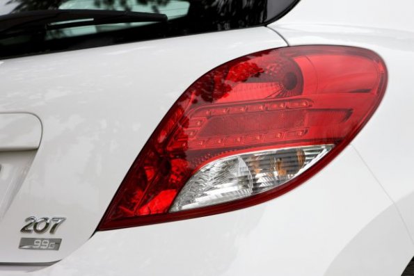 Detailaufnahme des Peugeot 207 99G