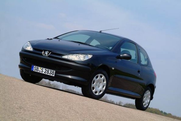 Front- / Seitenansicht des Peugeot 207