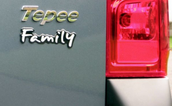 Das passende Label zum Familienauto Peugeot Partner Tepee