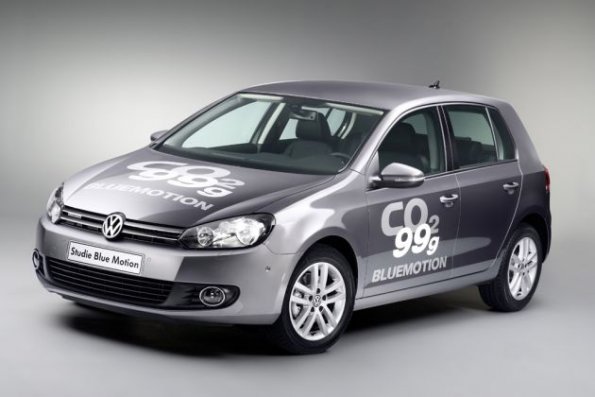 Auch ohne Werbe-Aufdruck sparsam: VW Golf BlueMotion II