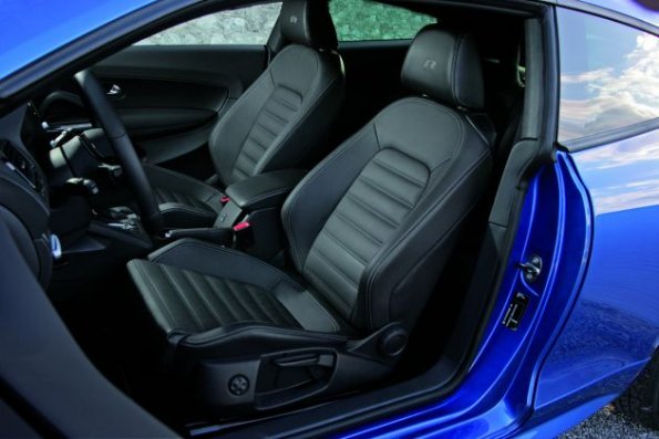 Die erste Sitzreihe im VW Scirocco R