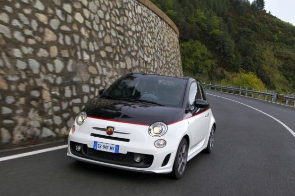 Die Frontansicht des Abarth 500C