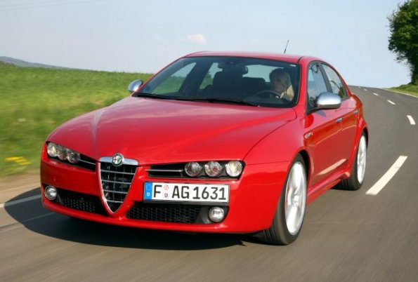 Frontansicht des Alfa Romeo 159: Acht Motoren stehen zur Auswahl