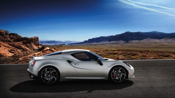 Die Seitenansicht des Alfa Romeo 4C