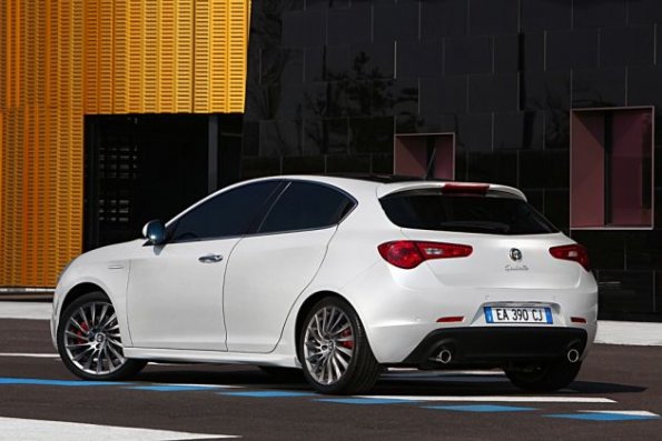 Seiten- und Heckansicht des Alfa Romeo Giulietta