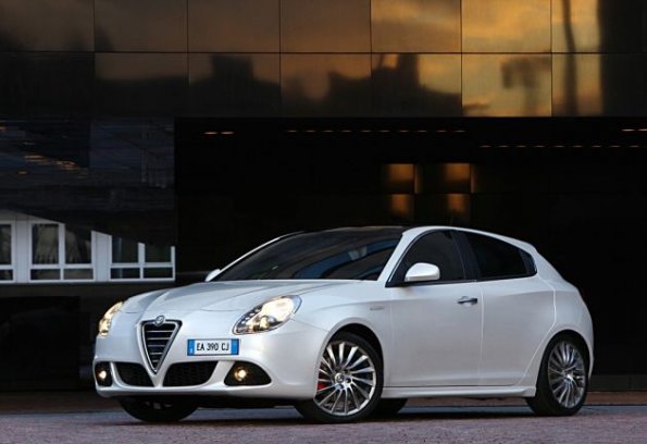 Front- und Seitenansicht des Alfa Romeo Giulietta