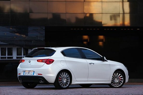 Seitenansicht des Alfa Romeo Giulietta