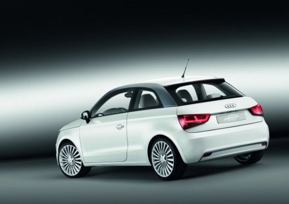 Heckansicht des Audi A1 e-tron