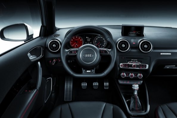 Das Cockpit im Audi A1 Quattro