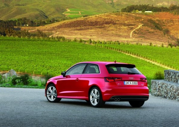 So sieht der Audi A3 1.8 TFSI S-Line von der Seite aus