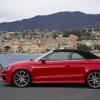 <p>Seitenansicht des Audi A3 Cabrio mit geschlossenem Verdeck Farbe: Misanorot Perleffekt</p>