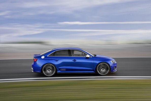 Seitenansicht des Audi A3 Clubsport Quattro Concept Farbe: Magnetic Blue