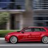 <p>Fahraufnahme des Audi A3 Sportback e-tron zeigt das Profil Farbe: Misanorot</p>