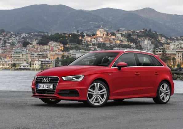 Außenaufnahme mit dem Audi A3 Sportback S line