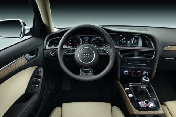 Das Cockpit im Audi A4