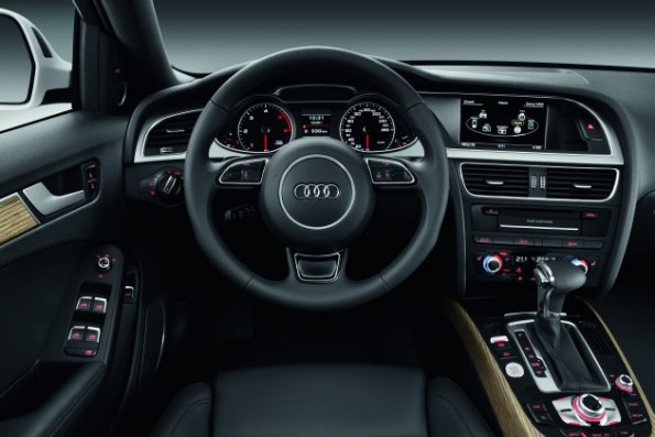 Das Cockpit im Audi A4 Avant Allround Quattro