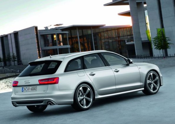 Heck- und Seitenansicht des Audi A6 Avant