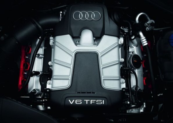 Ein Blick unter die Motorhaube des Audi A6 Avant