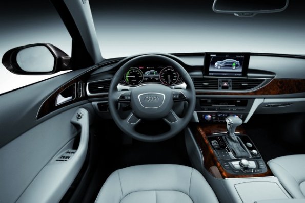 Das Cockpit im Audi A6 L e-tron