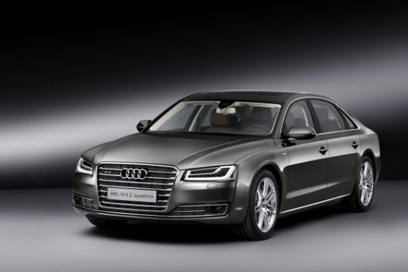 Innenraumdesign von Poltrona Frau im Audi A8 Exclusive Concept