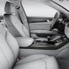 <p>Die vordere Sitzreihe im Audi A8 Hybrid </p>