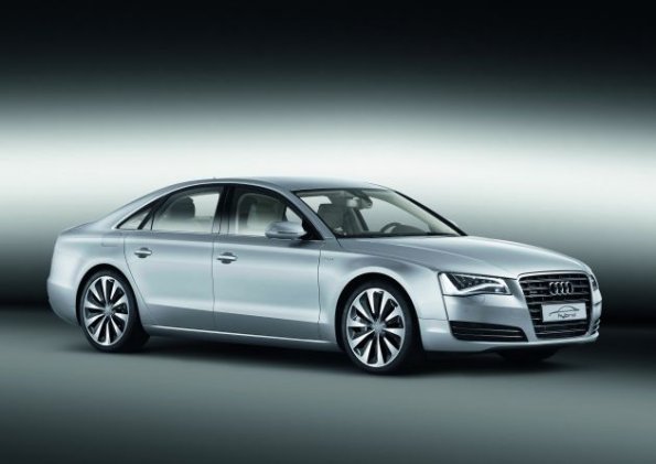 Seitenansicht des Audi A8 Hybrid