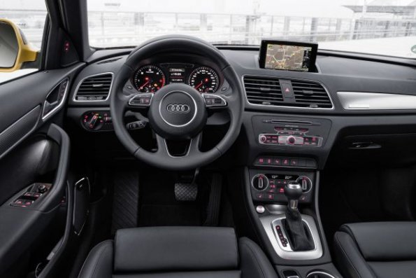 Cockpit im Audi Q3