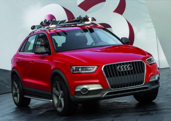 Der Audi Q3 red track in der Frontansicht 