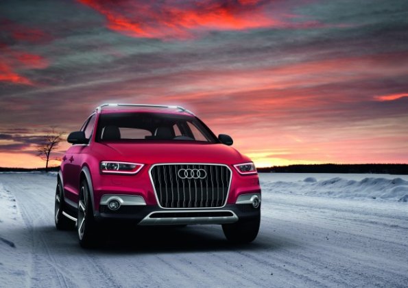 Die Frontansicht des Audi Q3 red track