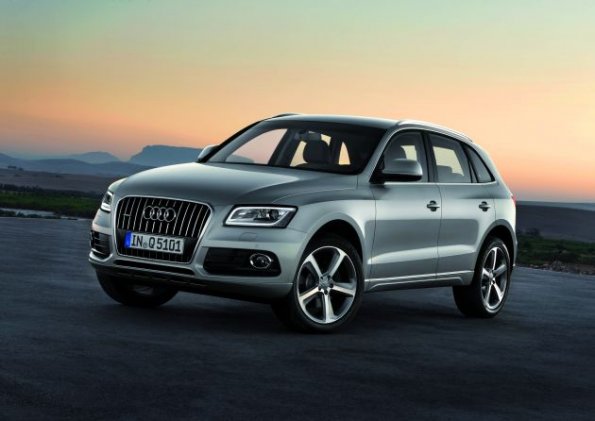 Front- und Seitenperspektive des Audi Q5