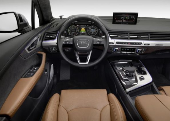 Das Cockpit des Audi Q7 etron