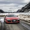 <p>Eine Fahraufnahme des Audi R8 e-tron Farbe: Crescendorot</p>