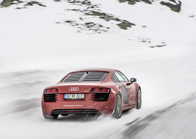 Audi R8 e-tron:
Audi R8 e-tron