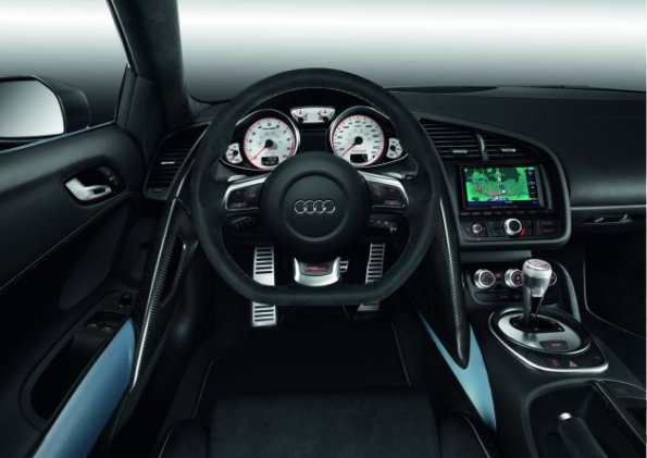 Das Cockpit am Audi R8 GT Spyder