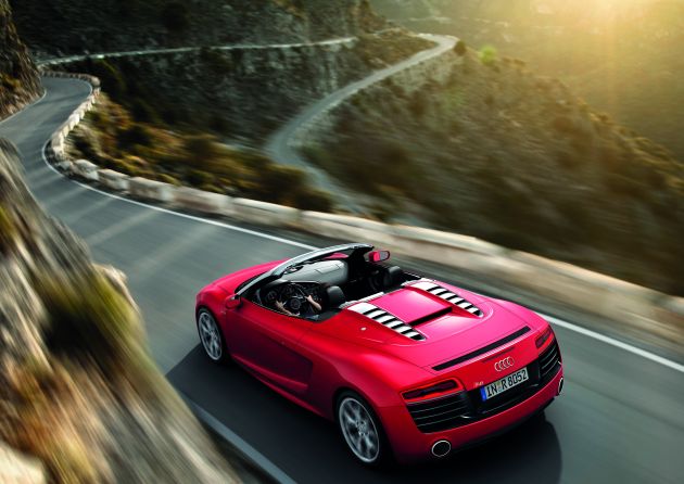 Audi R8 Spyder V10:
Audi R8 Spyder V10