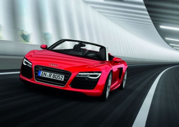 Die Frontpartie des Audi R8 Spyder V10