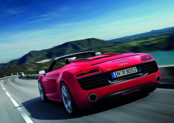 Fahraufnahme mit dem Audi R8 Spyder V10