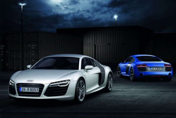 Front- und Seitenansicht des Audi R8 V10 plus