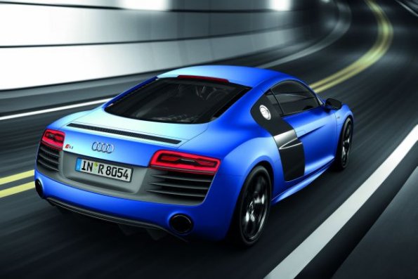 Die Heckpartie des Audi R8 V10 plus