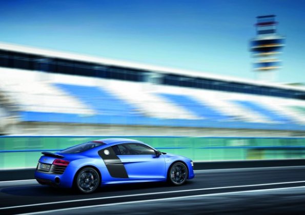 Seitenansicht des Audi R8 V10 Plus