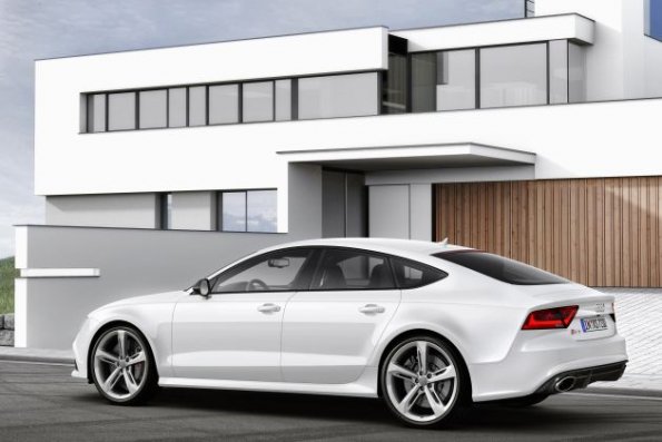 Seitenansicht des Audi RS 7 Sportback Farbe: Suzukagrau