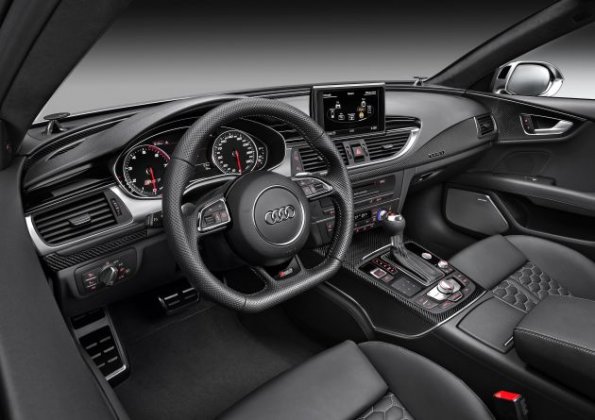 Der Arbeitsplatz des Fahrers im Audi RS 7 Sportback