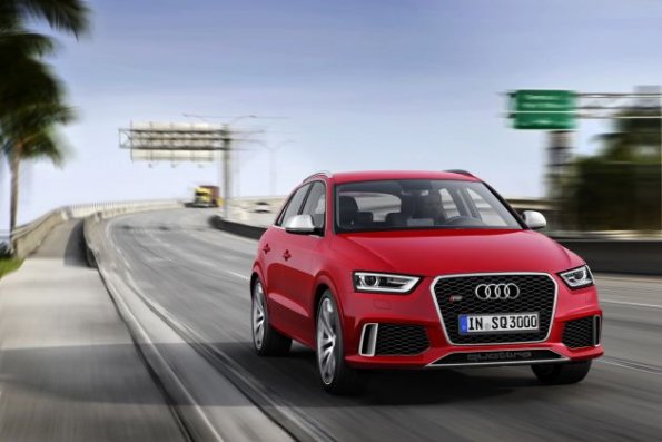 Die Fahrzeugfront des Audi RS Q3 Farbe: Misanorot