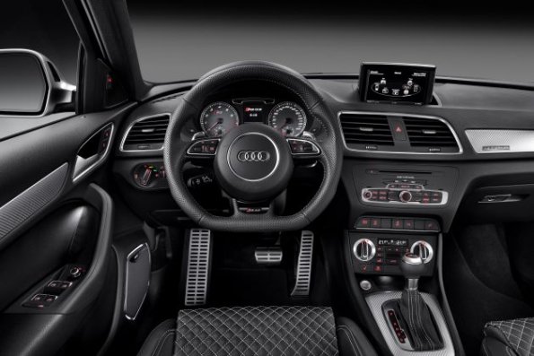 Das Cockpit im Audi RS Q3