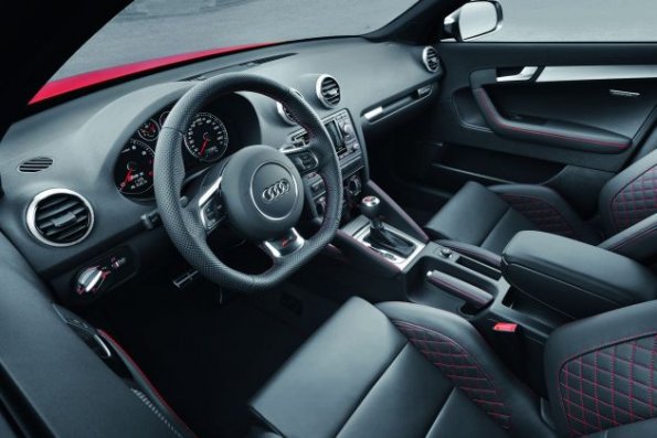 Armaturentafel im Audi RS3 Sportback