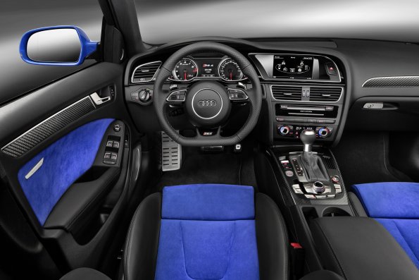 Das Cockpit des Audi RS4 Avant Nogaro